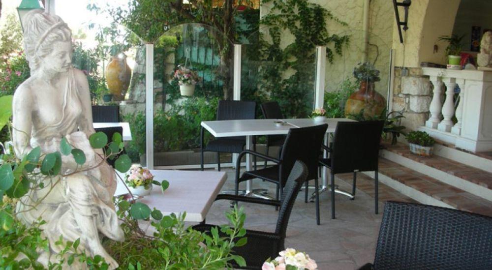 Castel Garoupe Hotel Antibes Buitenkant foto