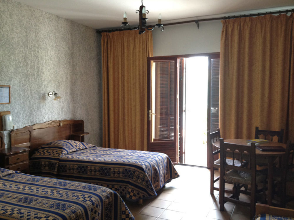 Castel Garoupe Hotel Antibes Buitenkant foto