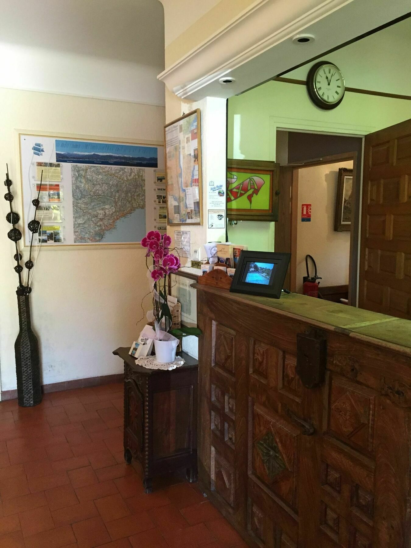 Castel Garoupe Hotel Antibes Buitenkant foto