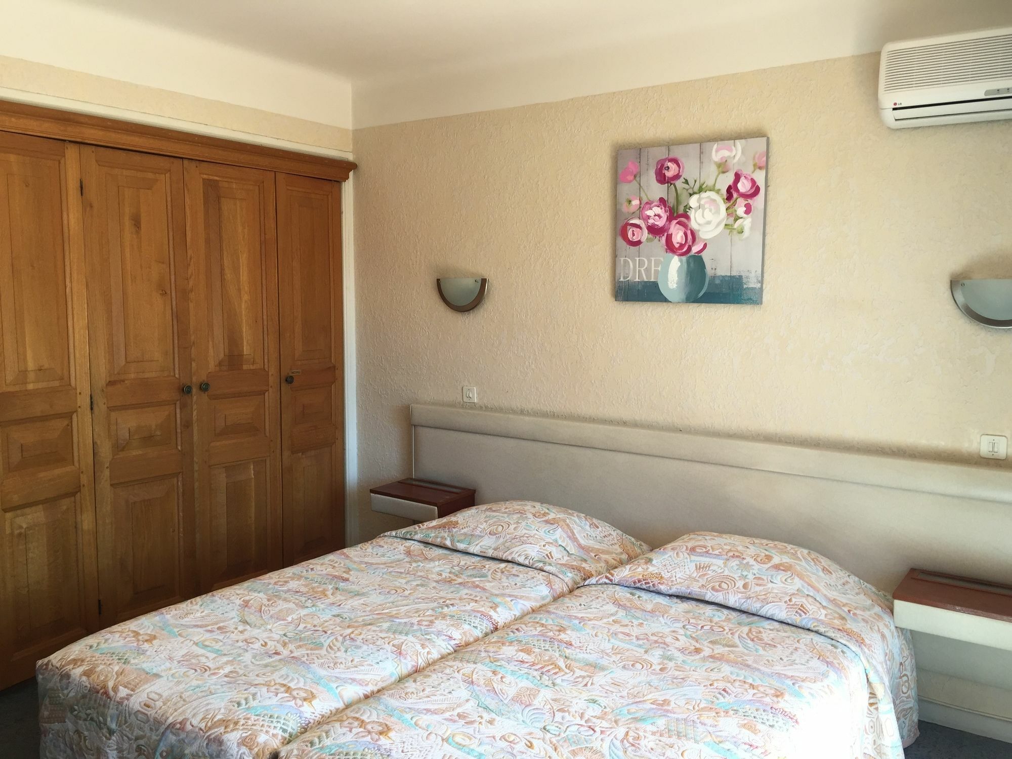 Castel Garoupe Hotel Antibes Buitenkant foto