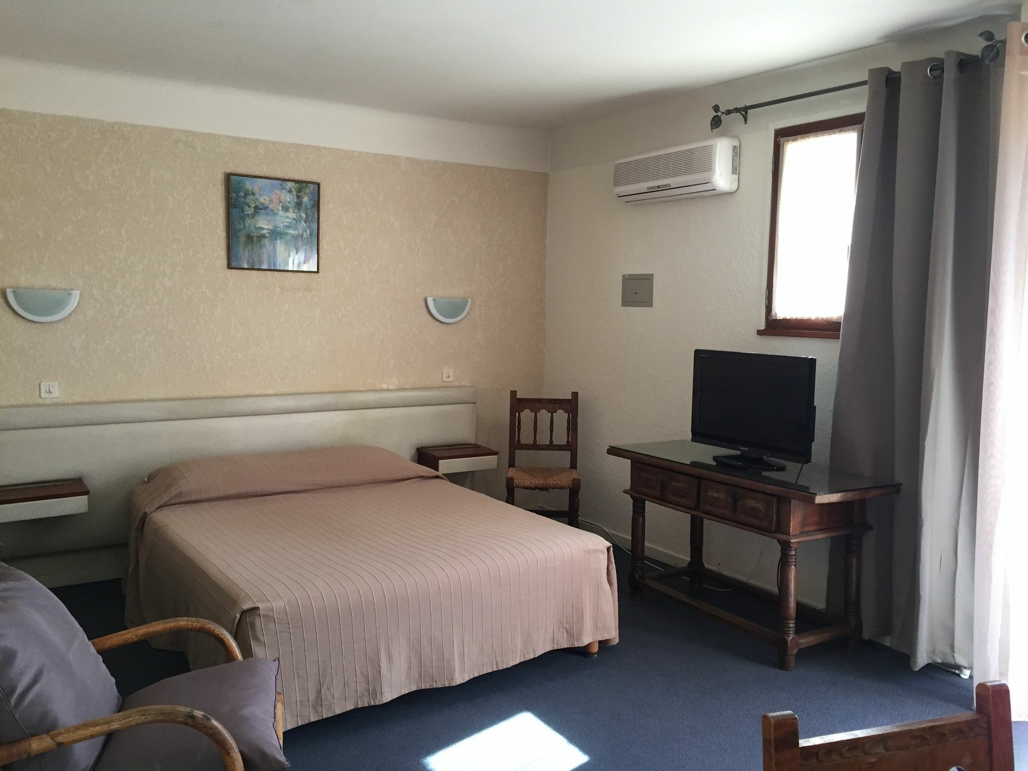 Castel Garoupe Hotel Antibes Buitenkant foto
