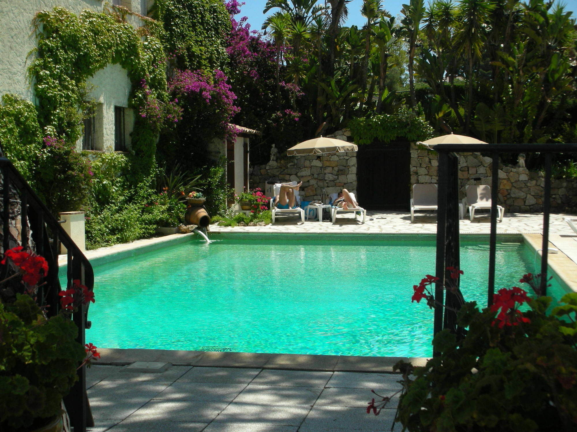 Castel Garoupe Hotel Antibes Buitenkant foto